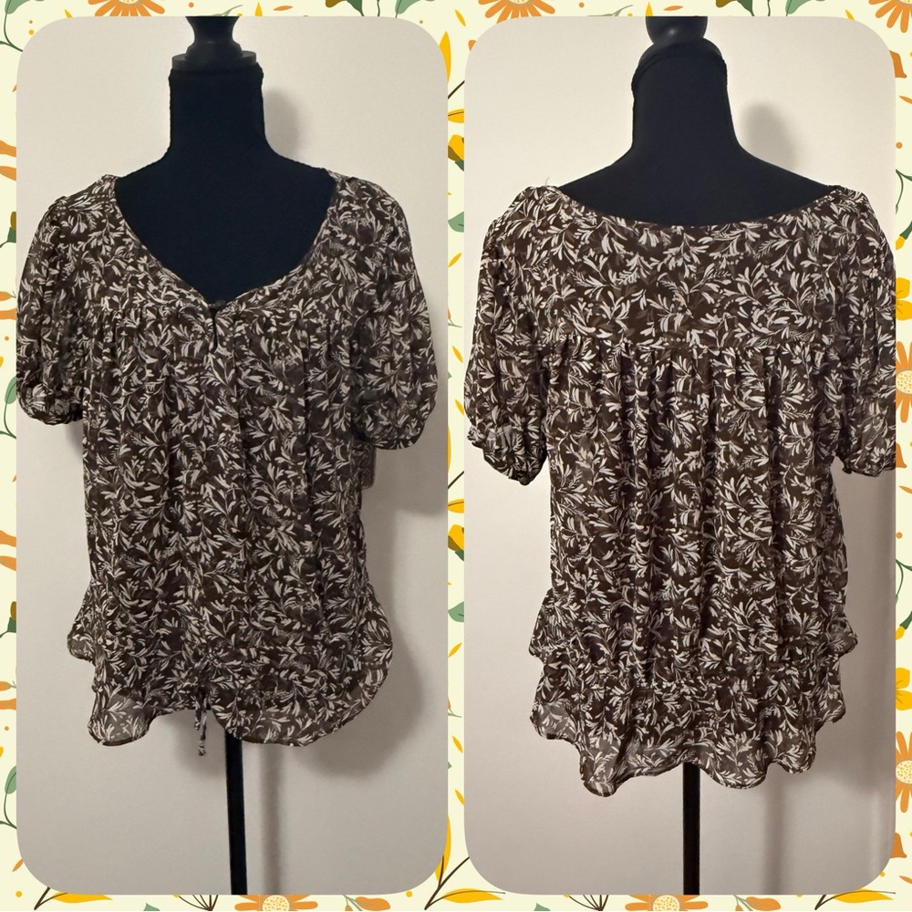 a.n.a Brown and White Leaf Print Short Sleeve Blouse-size medium